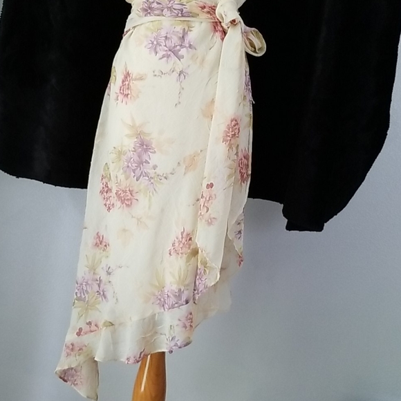 Lovely Soft Yellow S Dress Like New - Picture 3 of 7